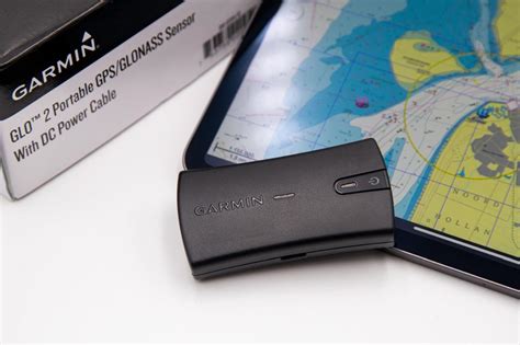 Zdjęcie zewnętrznego odbiornika GPS Garmin GLO lub podobnego
