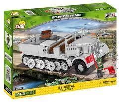 Ciężki ciągnik Sd.Kfz. 9 holujący uszkodzony czołg