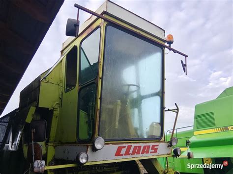 kabina operatora kombajnu Claas Lexion z wyświetlaczami
