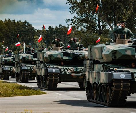 Zestaw niskopodwoziowy Wojska Polskiego w akcji, transportujący ciężki sprzęt