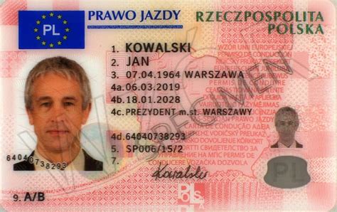zdjęcie prawa jazdy kategorii C oraz zaświadczenia o kursie na przewóz rzeczy