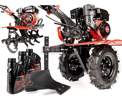 Glebogryzarka Cedrus GL01 z osprzętem roboczym (pług, koła żelazne) w trakcie pracy