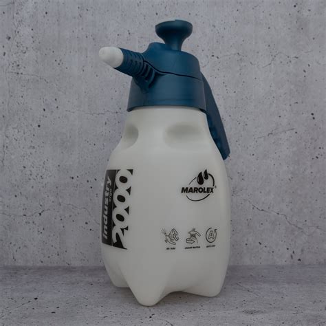 Zdjęcie opryskiwacza Marolex Industry Ergo Alka Line z preparatem do czyszczenia wnętrz lub tapicerki