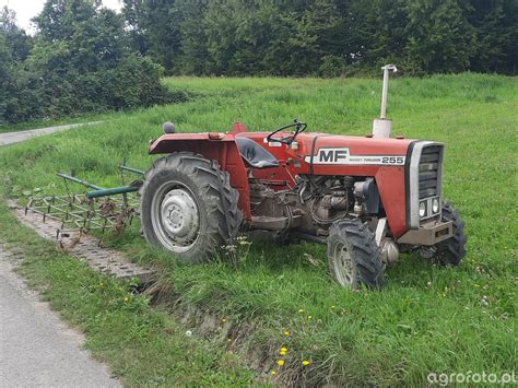 Fotografia rozrusznika do MF 255 przed montażem