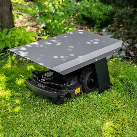Przekrój systemu tnącego robota koszącego z opisem noży
