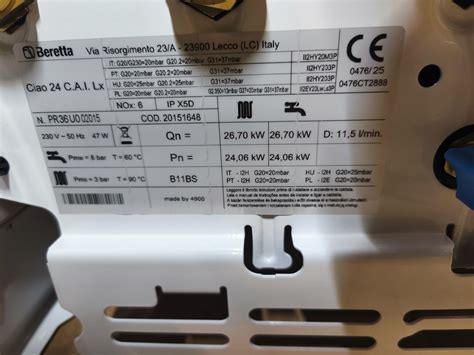 zdjęcie płyty sterującej kotła gazowego Beretta z zaznaczeniem przekaźników