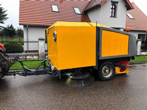 zamiatarka Schmidt eCleango 550 w akcji
