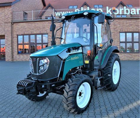 Schematyczny rysunek ciągnika Arbos 3055 z zaznaczonymi elementami konstrukcyjnymi