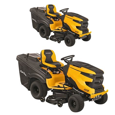 Traktor ogrodowy Cub Cadet na dużym trawniku