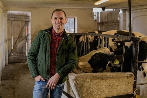 rolnik Waldemar Kaczor przy agregacie Kuhn
