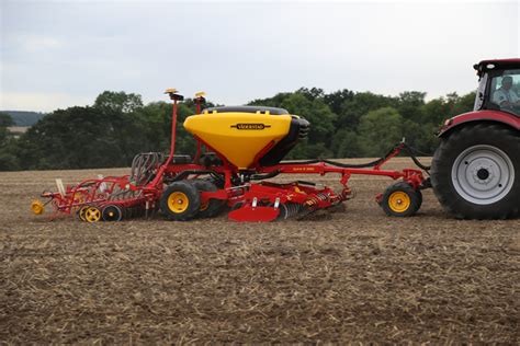 Siewnik talerzowy Vaderstad Spirit w akcji