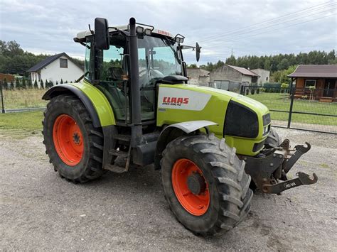 Ciągnik Claas Ares w transporcie