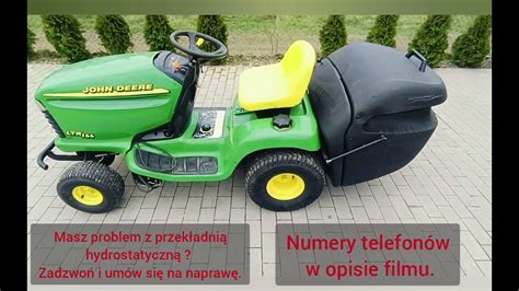 Zdjecie poglądowe traktorka ogrodowego John Deere w pracy