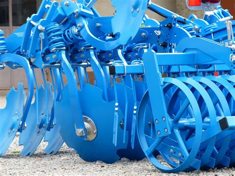 Porównanie średnic talerzy w różnych modelach bron talerzowych.