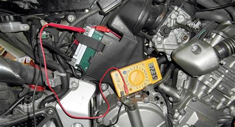 uszkodzony regulator napięcia