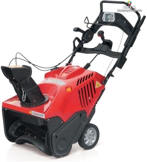Zdjęcie odśnieżarki WOLF Garten Expert 5370 w akcji