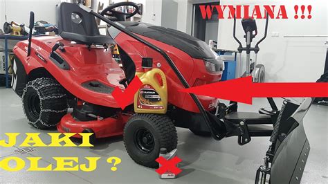 Zdjęcie przedstawiające czyszczenie noży kosiarki