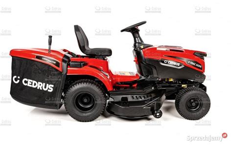 zdjęcie traktorka kosiarki z widoczną skrzynią biegów