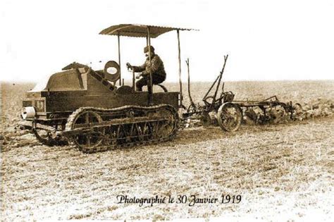 Historyczny ciągnik Renault typ GP