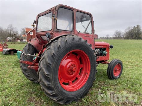 zdjecie historycznego ciagnika rolniczego Volvo BM 350