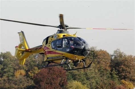 fotografia: akcja ratunkowa w wypadku rolniczym z udziałem ciągnika