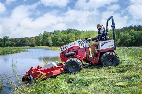 Ciągnik Ventrac 4520 w akcji na zboczu