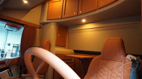 Wnętrze kabiny Scania Topline