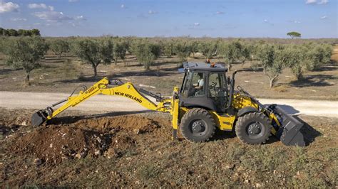 Infographic showing increased cabin space and storage in New Holland backhoe loaders