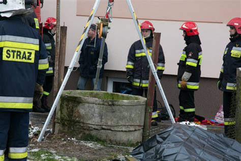 zdjęcie wiertnicy ręcznej do studni w akcji