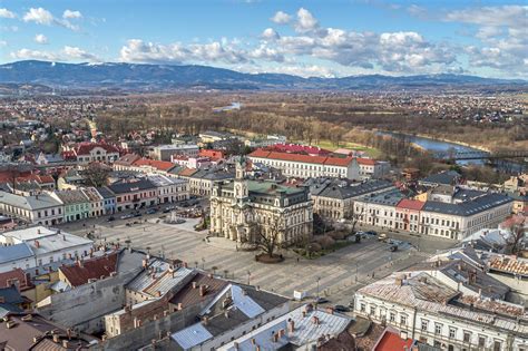 Nowy Sącz - dynamiczny rozwój miasta i inwestycje budowlane