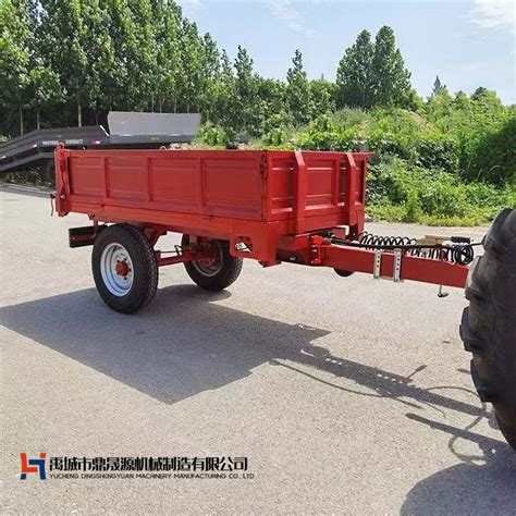 Photo of an original East German HW 80.11 agricultural dump trailer