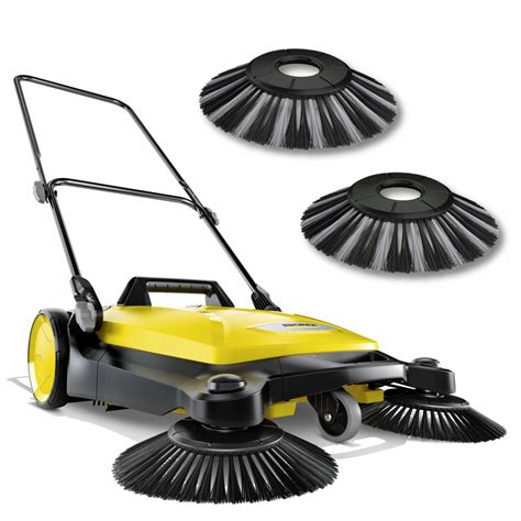 Zamiatarka Kärcher podczas pracy w centrum handlowym