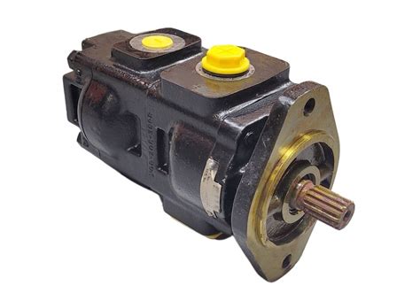 Hydrauliczna pompa zanurzeniowa JCB w akcji