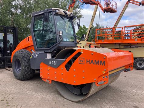 Schemat techniczny walca HAMM H13i z oznaczeniem wymiarów