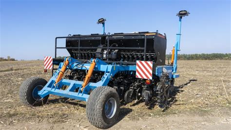 Siewnik KASI w technologii NO-TILL w polu