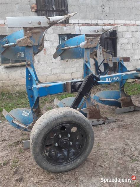 Schemat budowy pługa obrotowego Metal-Fach z zaznaczeniem ramy, korpusów i układu hydraulicznego
