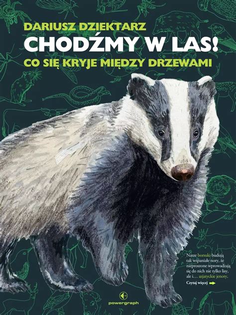 Traktorek pracujący w sadzie między drzewami