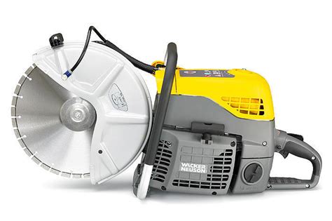 Zdjęcie przecinarki benzynowej Wacker Neuson BTS635s w akcji