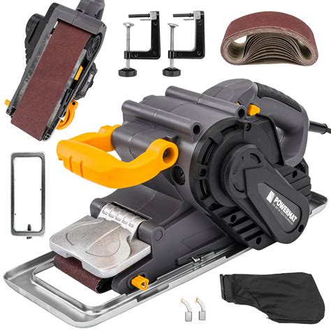 Szlifierka taśmowa JCB 950 w akcji podczas obróbki drewnianego elementu
