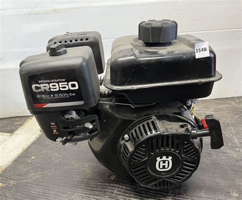 Infographic of Briggs & Stratton CR950 engine features
