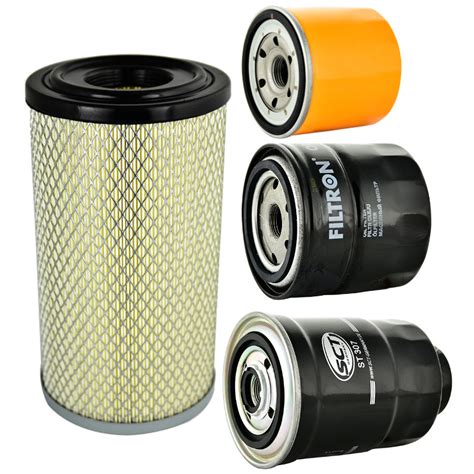 Zdjęcie przedstawiające różne typy filtrów powietrza do wózków widłowych