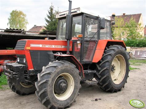 Tabela porównawcza danych technicznych Zetor 10145 i Zetor 10245