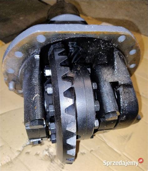 mechanizm załączania napędu przedniego w traktorku