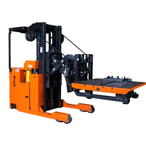 Porównanie konstrukcji wózków reach truck: stand-up i straddle