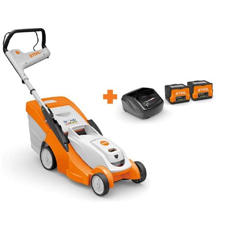 Kosiarka akumulatorowa Stihl w trakcie pracy