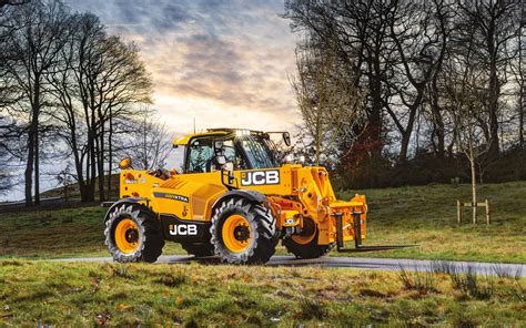 The JCB Loadall 560-80 AGRI Pro telescopic loader at work