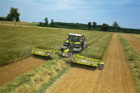 porównanie kondycjonera palcowego i walcowego w kosiarkach CLAAS DISCO