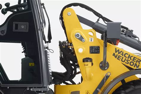 Rysunek techniczny szyby przedniej do ładowarki Wacker Neuson WL34 z oznaczeniem wymiarów