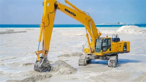 przykładowe części zamienne do koparko-ładowarek Komatsu