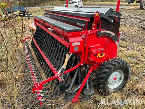 zdjęcie siewnika Kongskilde Ecoline 300 z bliska, ukazujące redlice stopkowe